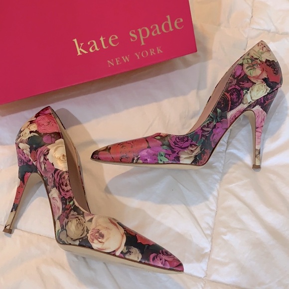 kate spade Shoes - Kate spade Licorice Photo Real Rose Printed Loather Pump